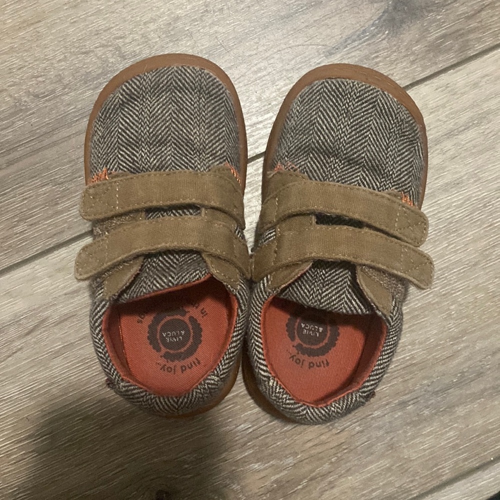 COPY - Livie & Luca boys size 7 fits like 8-8.5